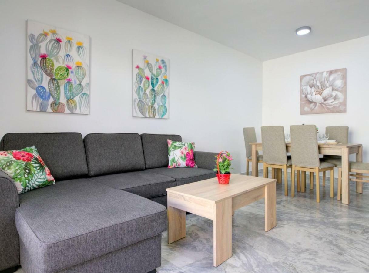 פואנגירולה Apartamento Vinuela מראה חיצוני תמונה